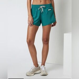 Vuori Clementine 2.0 Short 4" Ivy Size Small Athletic Running Shorts